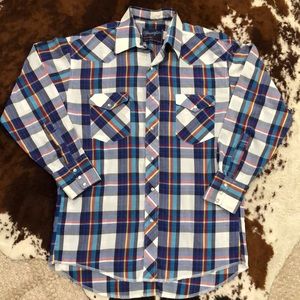 Vintage Pearl snap long sleeved Wrangler shirt